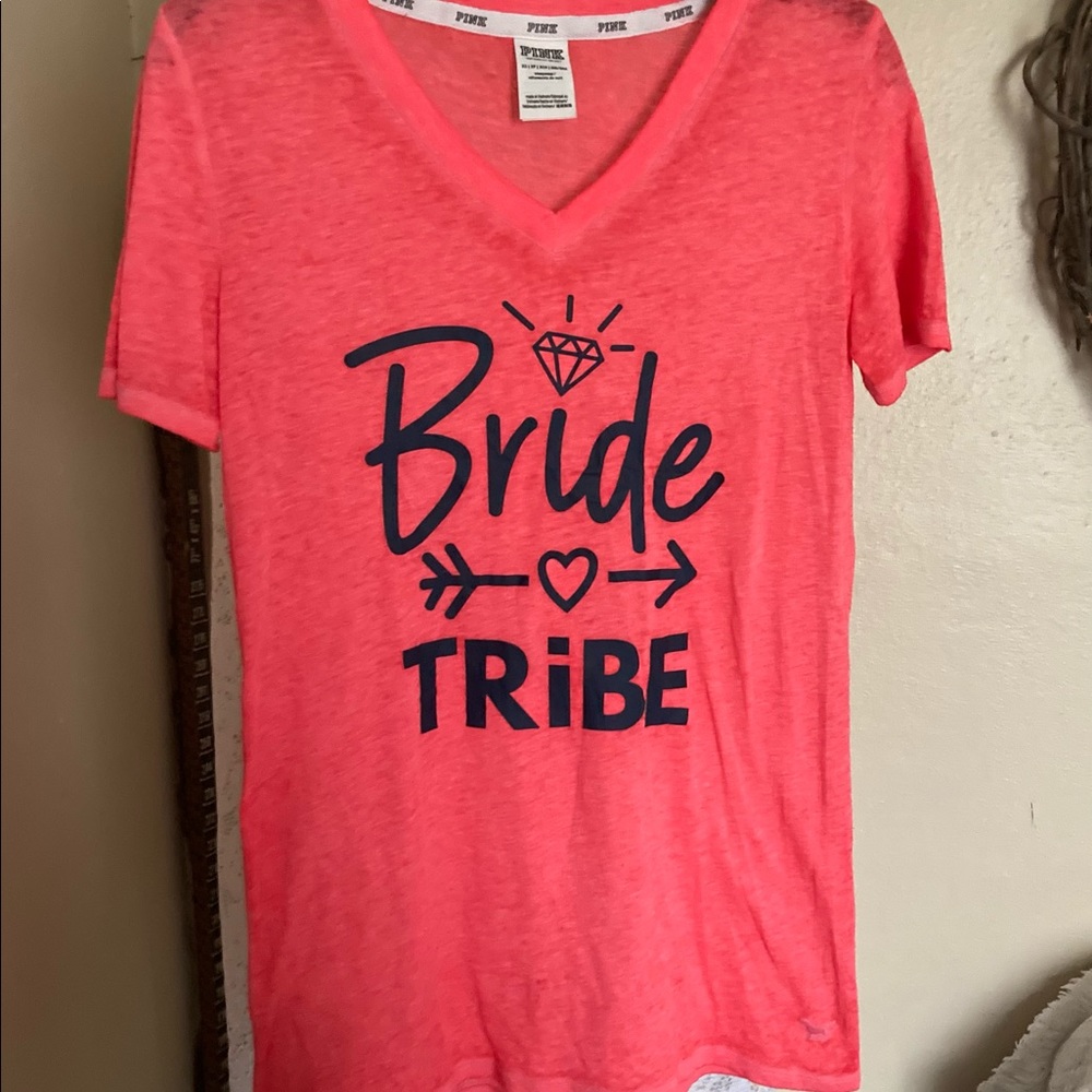 VS PINK TEE